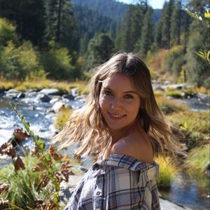 Meet your Posher, Danielle